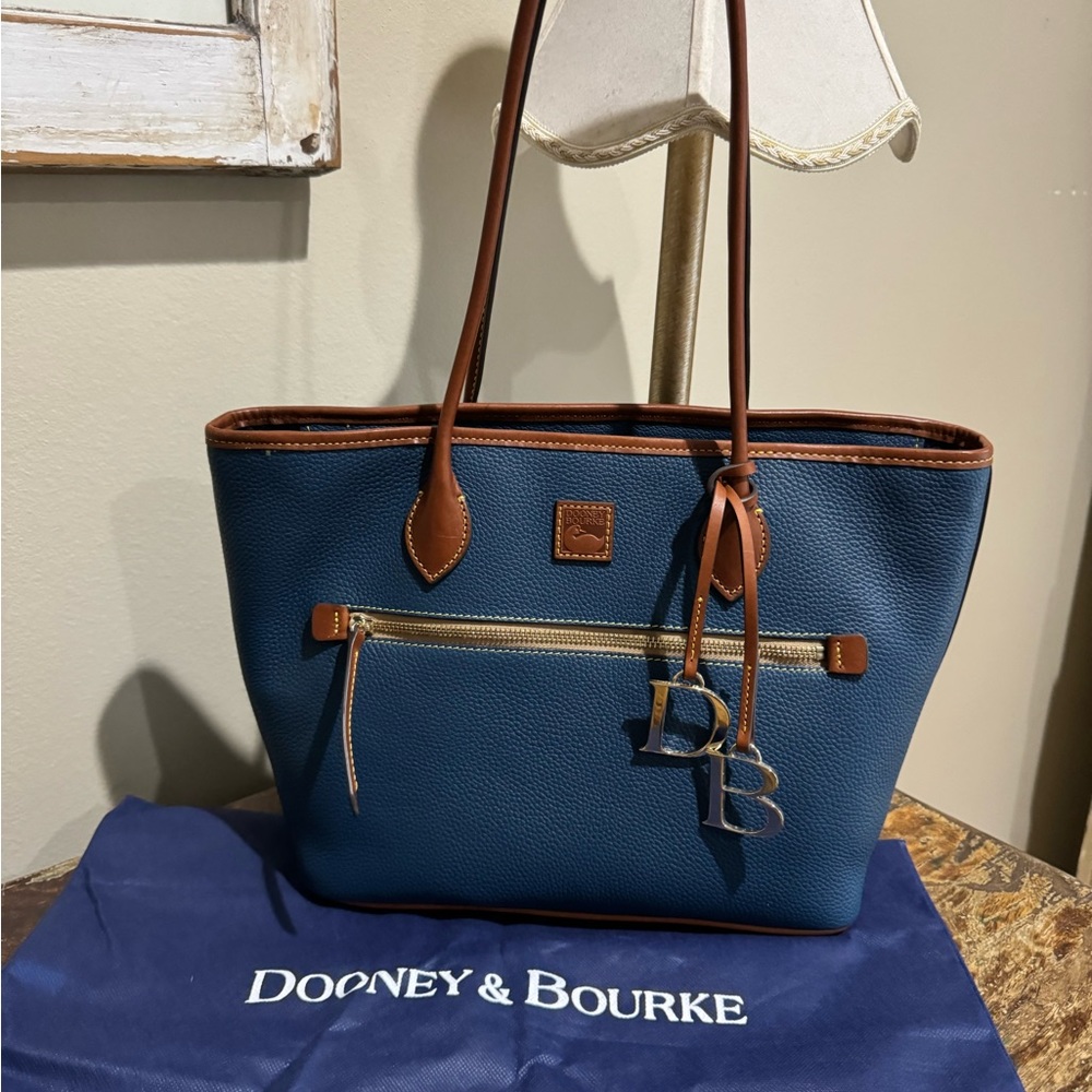 Blue tote